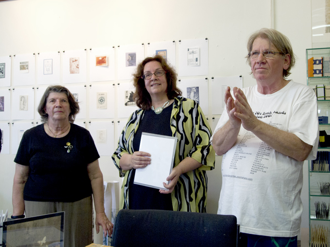 Wim and Gael thank Anne Jolly   Photo: Doug Spowart