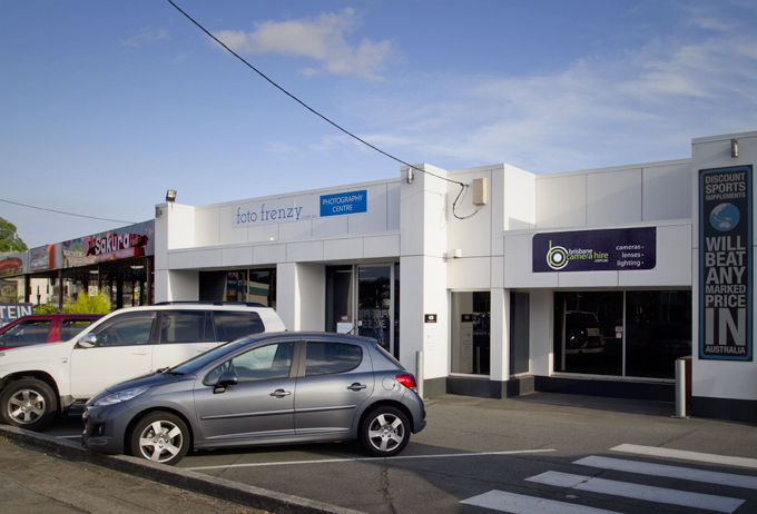 Foto Frenzy @ Corparoo, cnr Old Cleveland & Bennets Rds  PHOTO: Doug Spowart