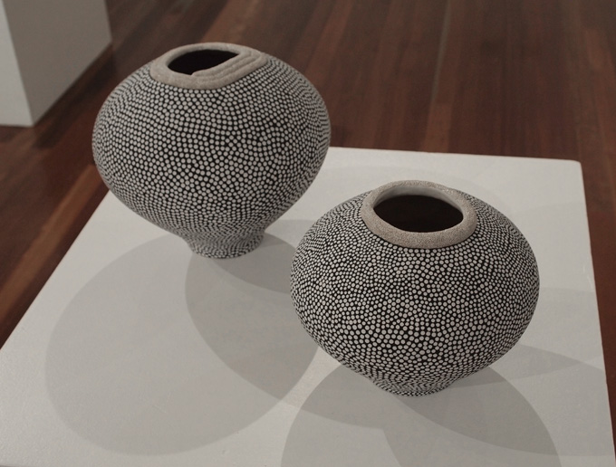 winda-bin-waluurrgundi-stars-of-the-valley-series-1-2008 (foreground)