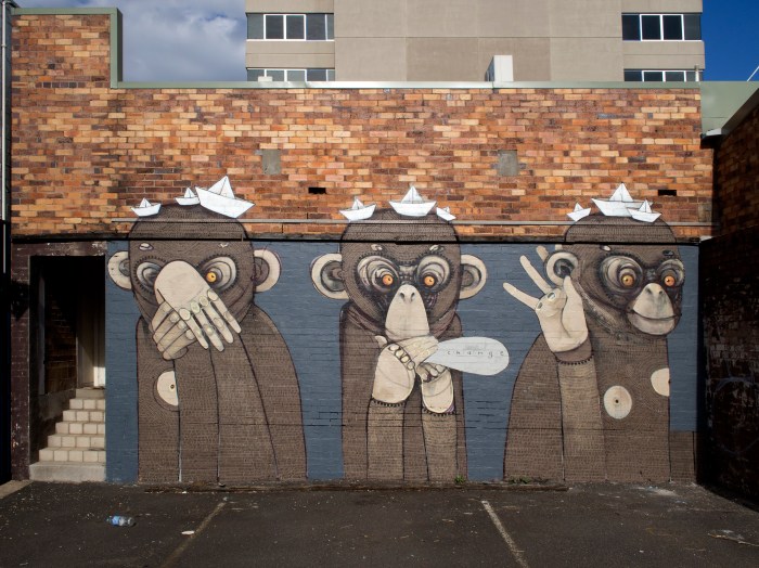 Gimiks Born / Damien Kamholtz - 3 Bank Lane 