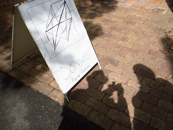 Gallery 'pop-up' sign