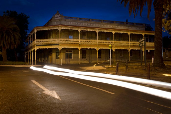 Castlemaine Midland Hotel just over the road from the station. The lights are out ---- Is anybody home...?