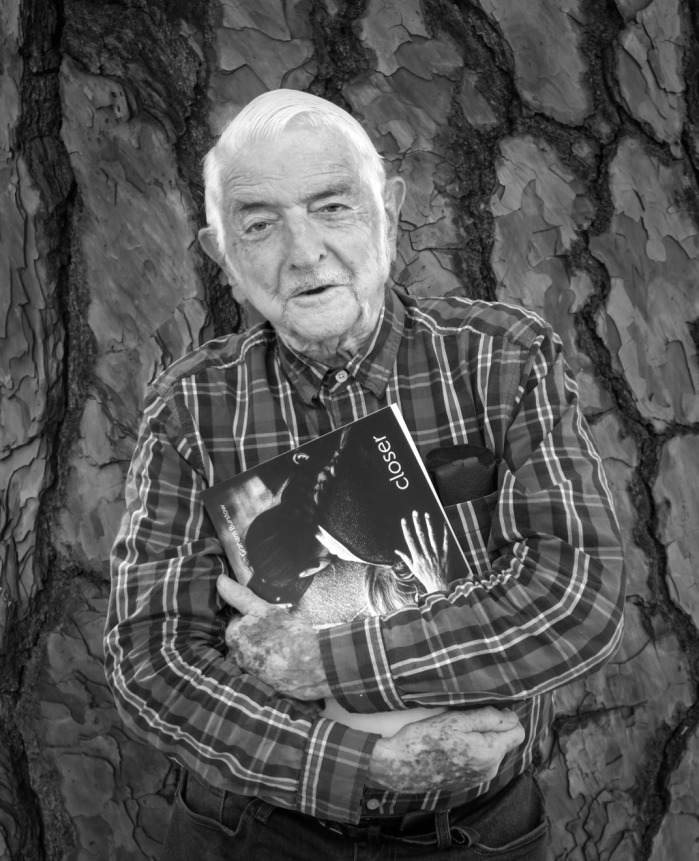 Graham_Burstow + his book 'Closer' December 2020 PHOTO Doug Spowart